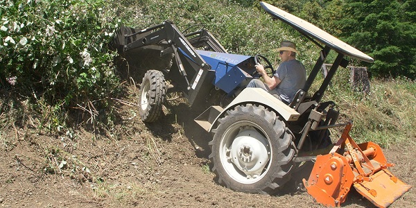 Elektrický traktor Soletrac eUtility.