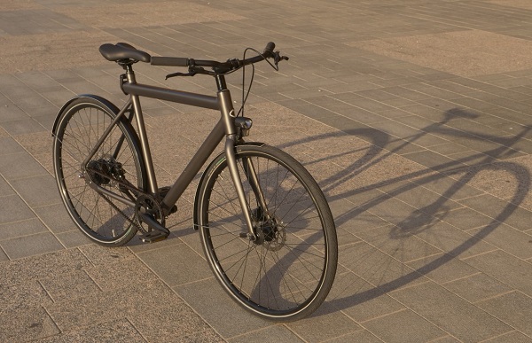 Ľahký a štýlový elektrický bicykel Equal.