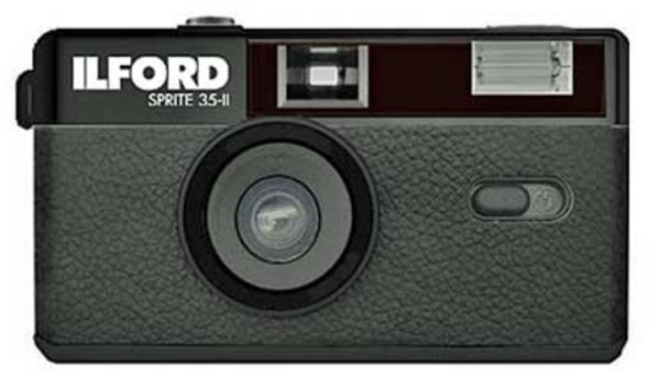 Retro analógový fotoaparát Ilford Sprite 35-II na 35 mm film.
