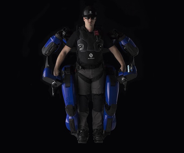 Výkonný exoskeleton Guardian XO od spoločnosti Sarcos Robotics.