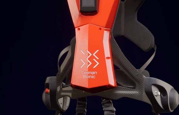 4. generácia exoskeletonu German Bionic Cray X z uhlíkových vlákien.