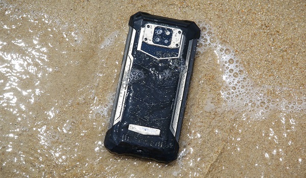 Odolný smartfón Doogee S88 Pro.