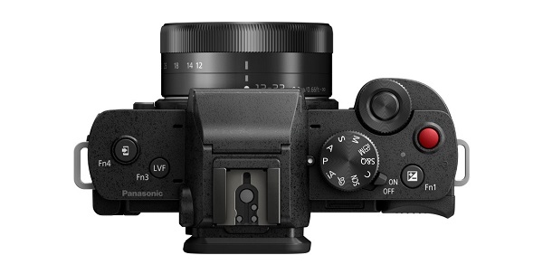 Bezzrkadlový fotoaparát Panasonic Lumix G100 pre vlogerov.