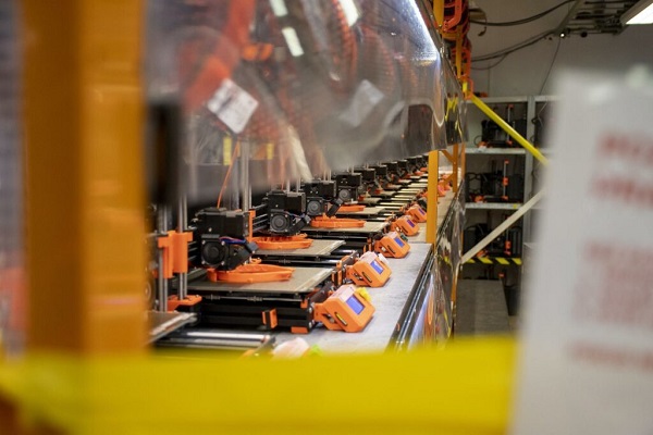 Prusa Research je najväčšia 3D tlačiarenská továreň na svete, ktorá je v Prahe v Českej republike.
