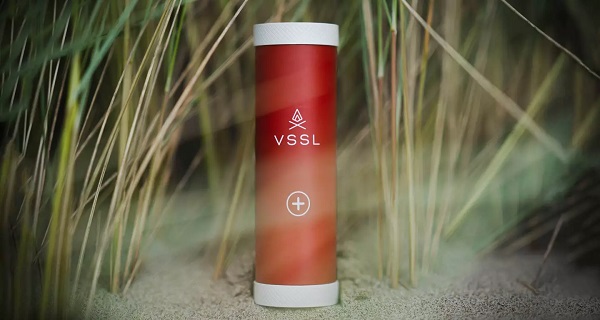 Vodotesná tuba so súpravou na prežitie v prírode VSSL First Aid Mini.