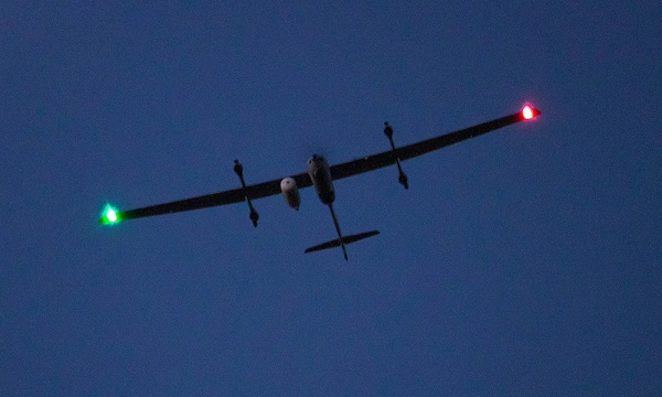 Dron Stalker XVE vo vzduchu pri pokuse o svetový rekord.