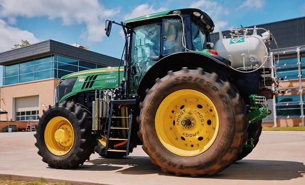Prvý traktor na svete poháňaný amoniakom.