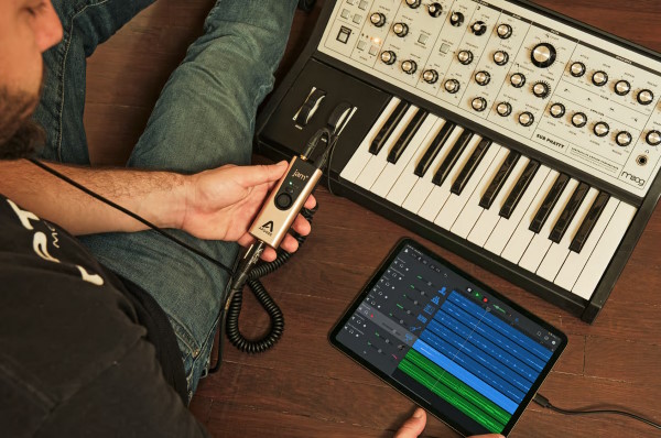 USB gitarové rozhranie pre tvarovanie tónov Apogee Jam X.