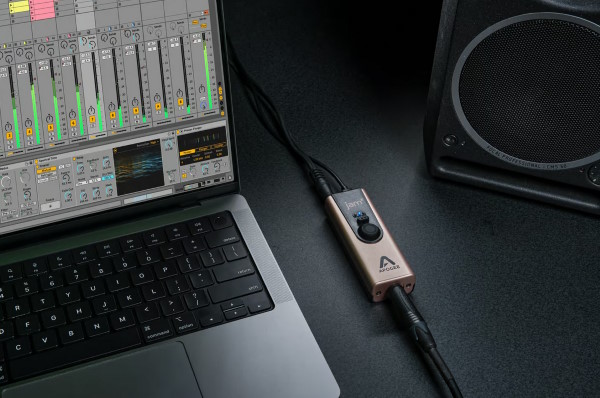 USB gitarové rozhranie pre tvarovanie tónov Apogee Jam X.