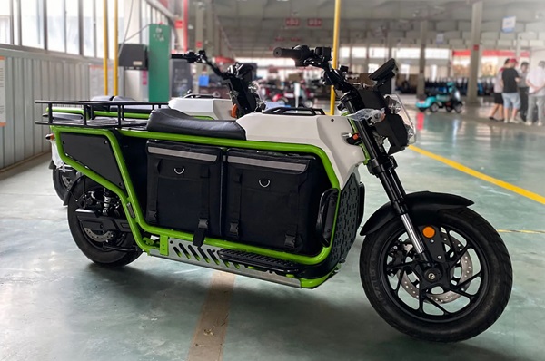 Nákladný elektrický motocykel PNY Ponie P2.