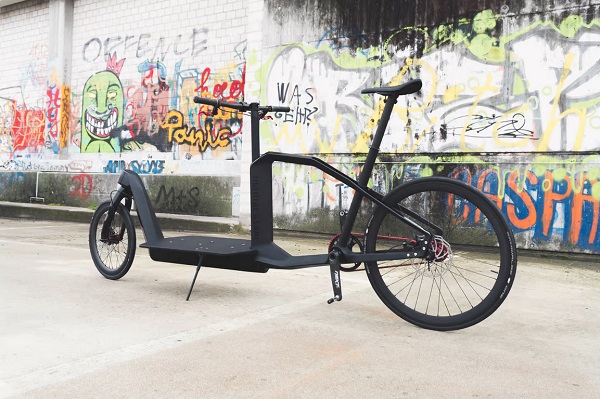 Nákladný bicykel z uhlíkových vlákien Maniac.