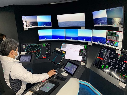 Operátori na diaľku monitorovali postup autonómnej kontajnerovej lode Suzaku a zasiahli do testovania systémov pomocou diaľkového ovládania.