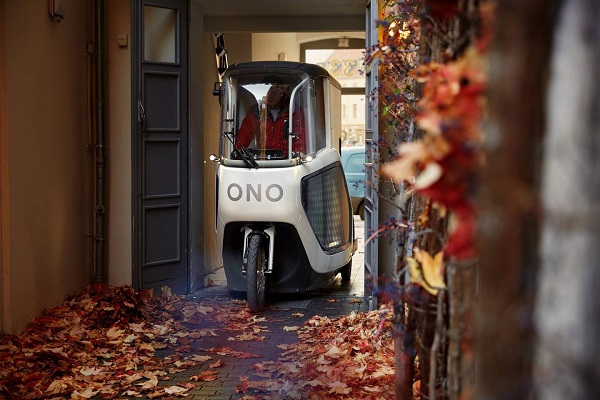 Modulárne elektrické nákladné trojkolesové vozidlo ONO s pedálovým pohonom.