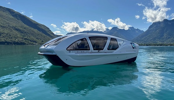 E-hydrofoil vodný taxík Smart Bubble.