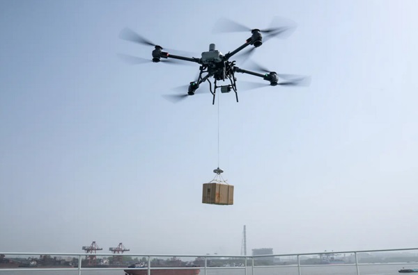 Doručovací dron DJI FlyCart 30.