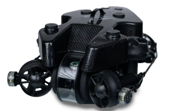 Kompaktný podvodný dron (ROV) Deep Trekker Photon.