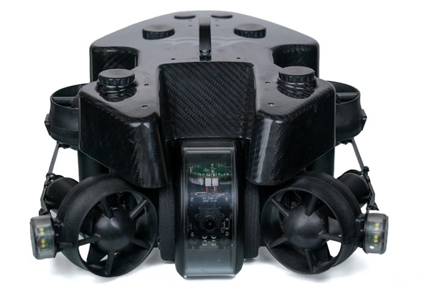 Kompaktný podvodný dron (ROV) Deep Trekker Photon.