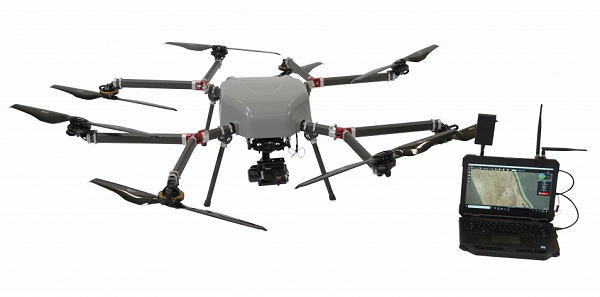 Štandardný dron Perimeter 8 má kameru a riadiaci dosah 100 kilometrov.