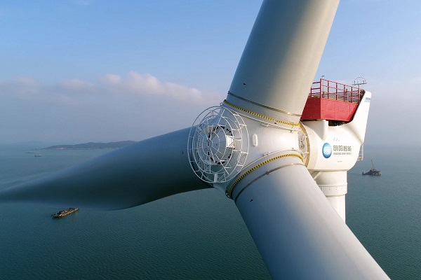 Najväčšia morská veterná turbína na svete MySE 16.0-242 by mala ročne vyroobiť až 80 GWh elektrickej energie.
