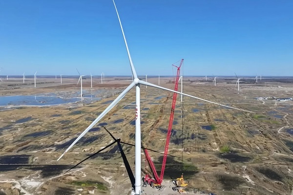 Spoločnosť Sany hovorí, že jej prototyp pozemnej veternej turbíny s výkonom 15 MW dokáže poháňať 160 000 domácností za rok.