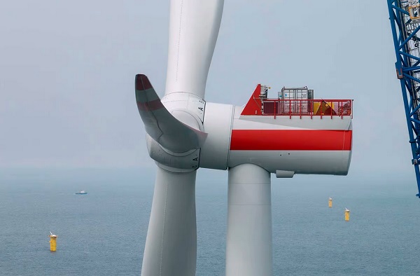 Prvá veterná turbína s lopatkami RecyclableBlades sa testuje v prevádzkových podmienkach na veternej elektrárni Kaskasi v Severnom mori.