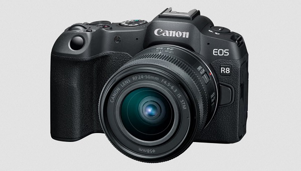 Plnoformátový bezzrkadlový fotoaparát Canon EOS R8.