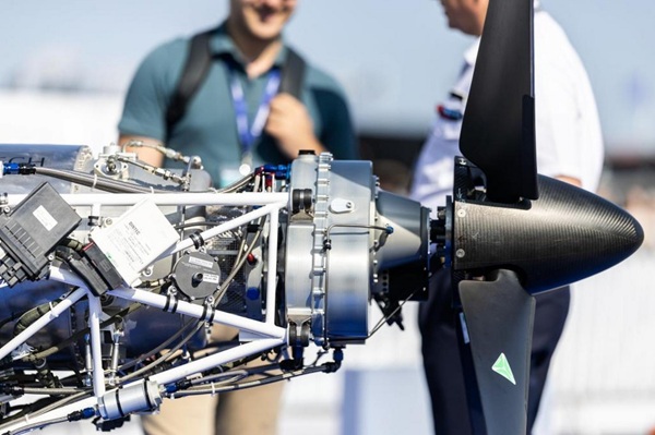 Motor TP-R90 spoločnosti TurboTech, upravený na vodíkové palivo, je určený pre všeobecné letectvo a ľahké lietadlá s dvoma až siedmimi sedadlami.