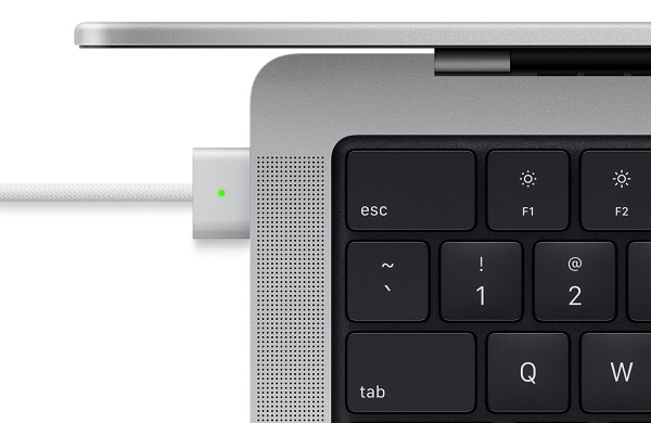 Nové 14 a 16-palcové notebooky Apple MacBook Pro pre rok 2021 majú späť nabíjanie MagSafe.