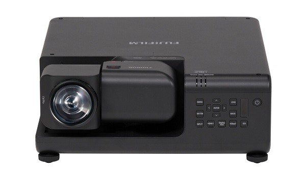 Firemný projektor s otočným objektívom Fujifilm Z6000.