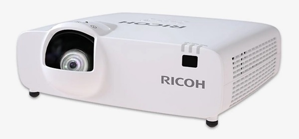 3LCD laserový projektor WUL5A40ST.