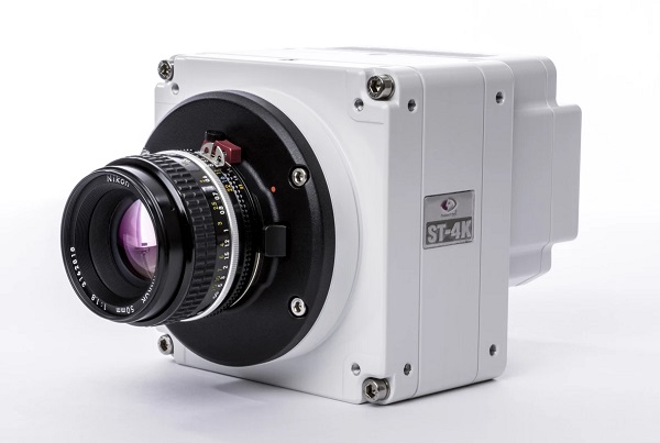 Zavedenie novej technológie vlákien umožňuje kamere Phantom S991 nakrúcať video s rozlíšením 4 096 x 2 304 pri rýchlosti až 937 snímok za sekundu.