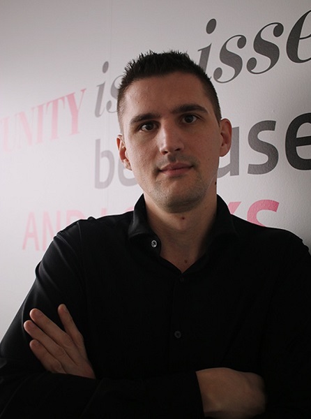 Pavol Augustinič, produktový manažér pre B2B, ktorý sa zameriava na security riešenia a produkty.