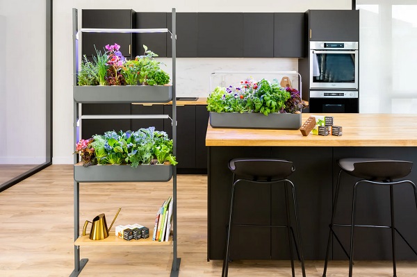 Automatizovaná interiérová aj exteriérová domáca záhradka Véritable Gourmet.