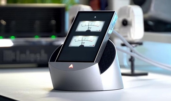 Prenosný audioprehrávač s dokovacou kolískou Astell&Kern PD10.