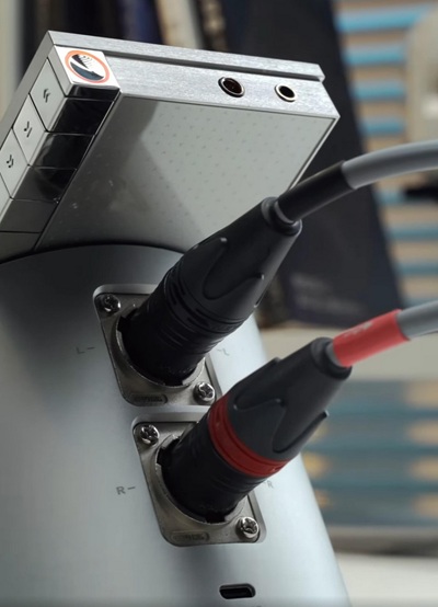 Prenosný audioprehrávač s dokovacou kolískou Astell&Kern PD10.