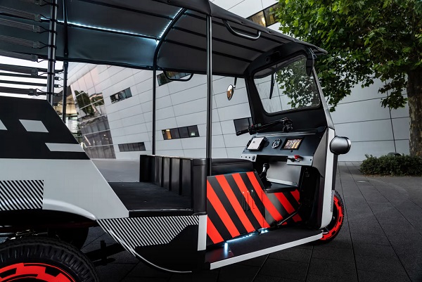Elektrická rikša Nunam s batériami Audi e-tron druhého životného cyklu.