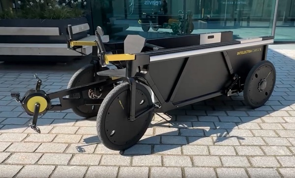 Štvorkolesový nákladný elektrický bicykel Intelectra.