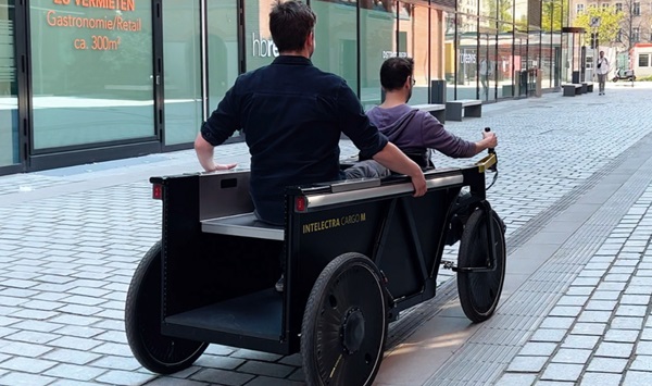 Štvorkolesový nákladný elektrický bicykel Intelectra.