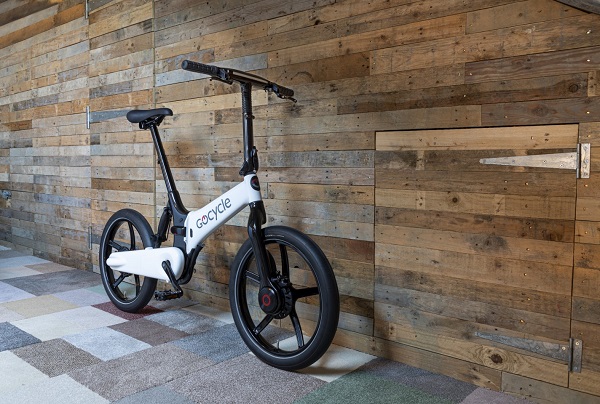 Skladacie elektrické bicykle Gocycle G4 majú rám vyrobený čiastočne z uhlíkových vlákien a získali aj výkonnejší motor.