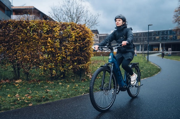 Cestovný elektrický bicykel Husqvarna Grand Pather.