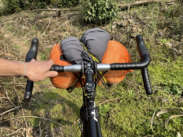 Ľahko odnímateľný predný nosič na bicykle Jack.