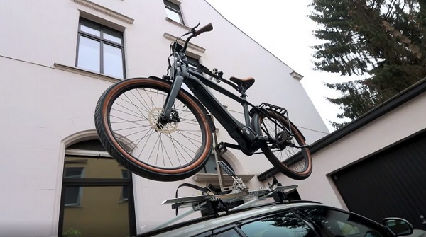 Hydraulický zdvihák na e-bicykle Pender Ebikelifter.
