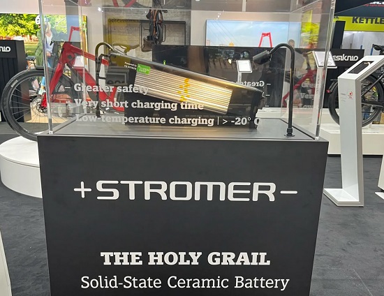 Prototyp keramickej polovodičovej batérie pre elektrické bicykle Stromer bol predstavený na výstave Eurobike 2023.