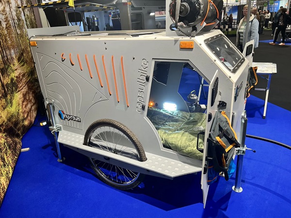 Cyklistický kempingový príves CapsulBike.