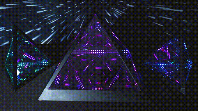 Dekoračné nekonečné svetlo HyperHedron a HyperPyramid.