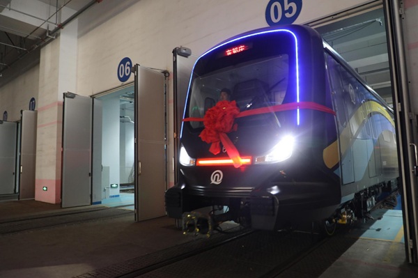 Prvý vlak metra z uhlíkových vlákien na svete Cetrovo 1.0 Carbon Star Rapid Rail.