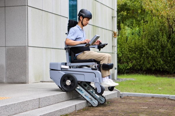 Robotický invalidný vozík navrhnutý vedcami z KIMM.