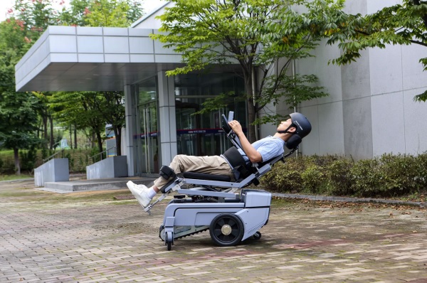 Robotický invalidný vozík navrhnutý vedcami z KIMM.