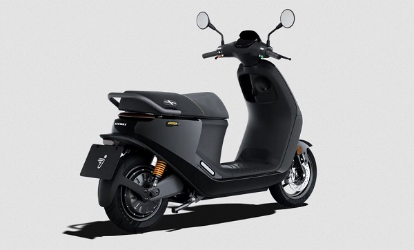 Elektrický skúter Segway E300SE.