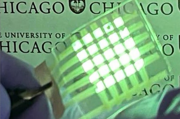 Výskumníci vyvinuli nový druh OLED displeja, ktorý sa dokáže roztiahnuť na dvojnásobok svojej dĺžky bez straty jasnosti obrazu.